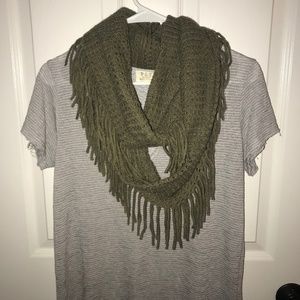 Green Infinite Scarf